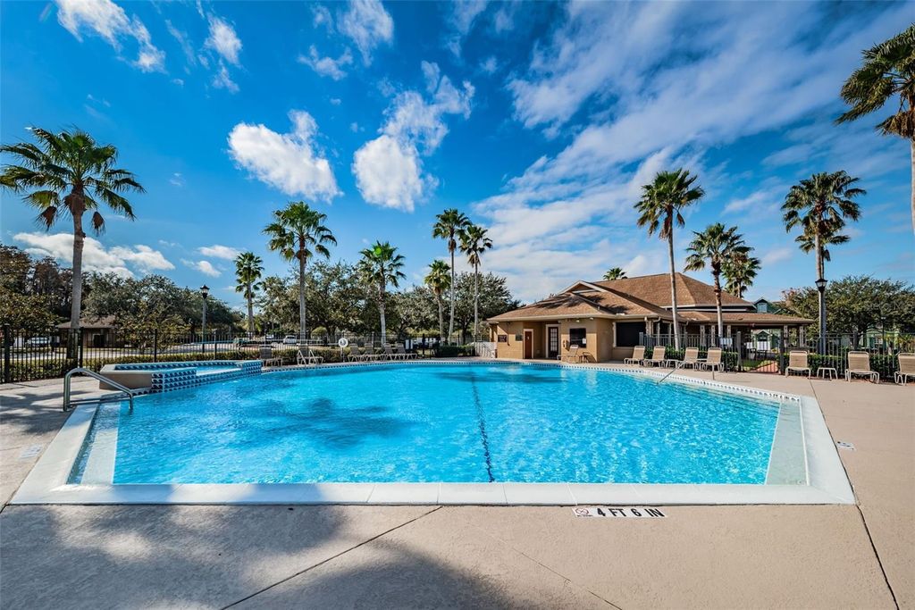 Image 57 of property listing at 9078 LAKE CHASE ISLAND WAY 9078, Tampa, FL 33626