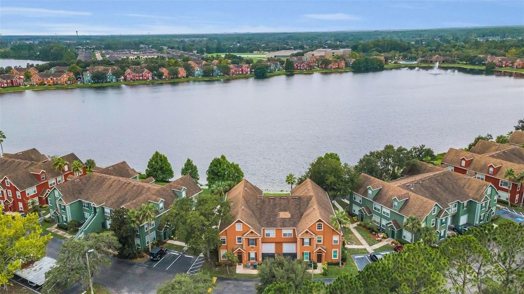Image 92 of property listing at 9078 LAKE CHASE ISLAND WAY 9078, Tampa, FL 33626