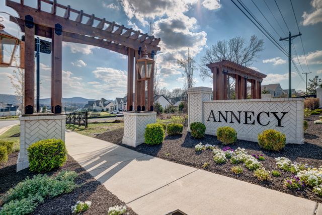 5033 Evangeline Pl, Nolensville, TN 37135