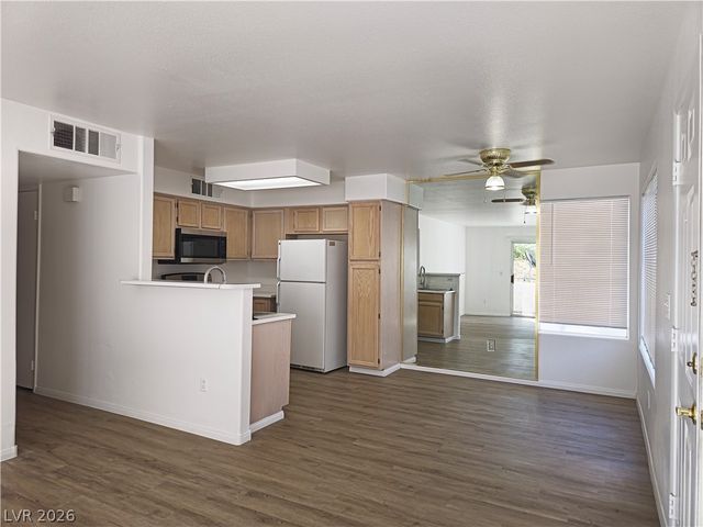 3425 East Russell Road 265, Las Vegas, NV 89120