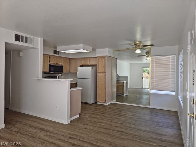 3425 East Russell Road 265, Las Vegas, NV 89120