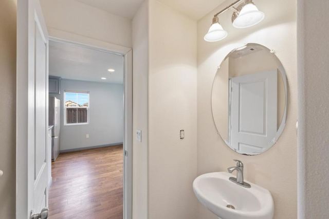 12805 Rogge Village Loop, Salinas, CA 93906