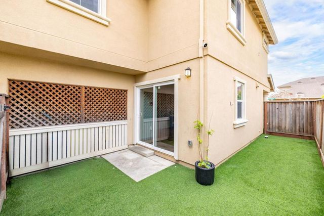 12805 Rogge Village Loop, Salinas, CA 93906