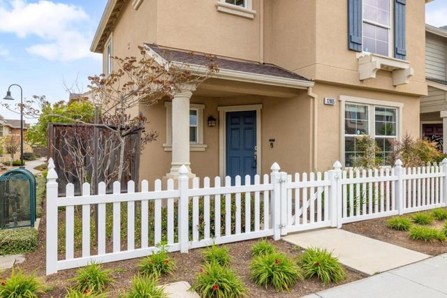 12805 Rogge Village Loop, Salinas, CA 93906