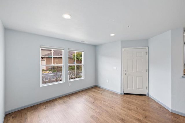 12805 Rogge Village Loop, Salinas, CA 93906