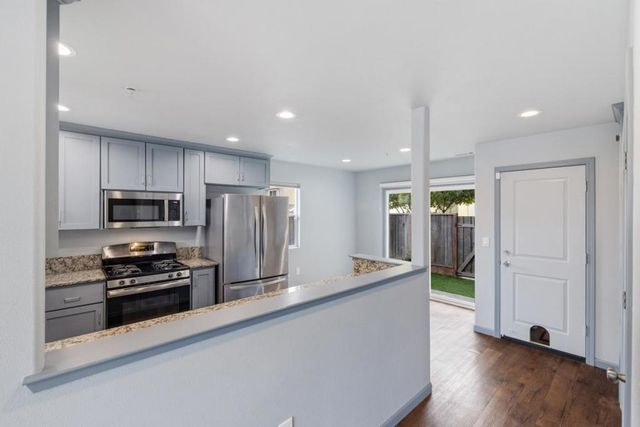 12805 Rogge Village Loop, Salinas, CA 93906