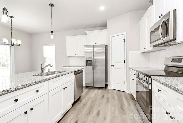 8208 Stonemere Lane, Charlotte, NC 28215