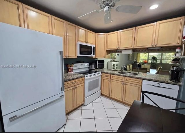 1103 Bahama Bnd H2, Coconut Creek, FL 33066