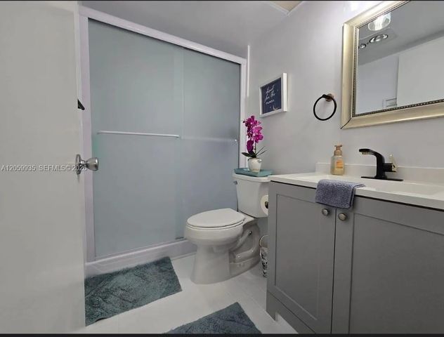 1103 Bahama Bnd H2, Coconut Creek, FL 33066