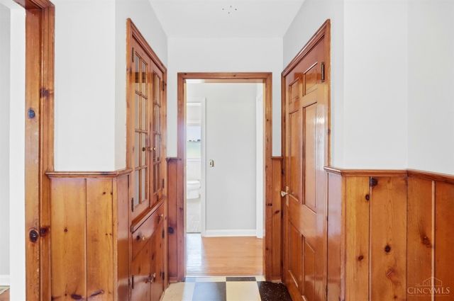 33 Hillsdale Street, Cincinnati, OH 45216