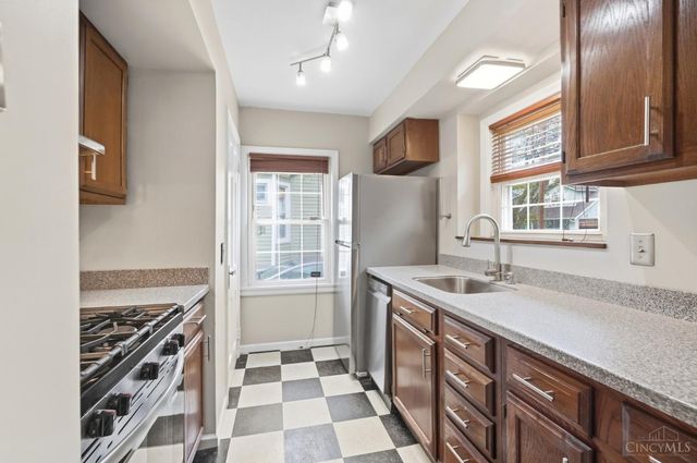 33 Hillsdale Street, Cincinnati, OH 45216