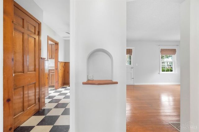 33 Hillsdale Street, Cincinnati, OH 45216