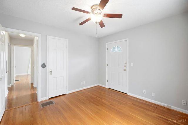 33 Hillsdale Street, Cincinnati, OH 45216