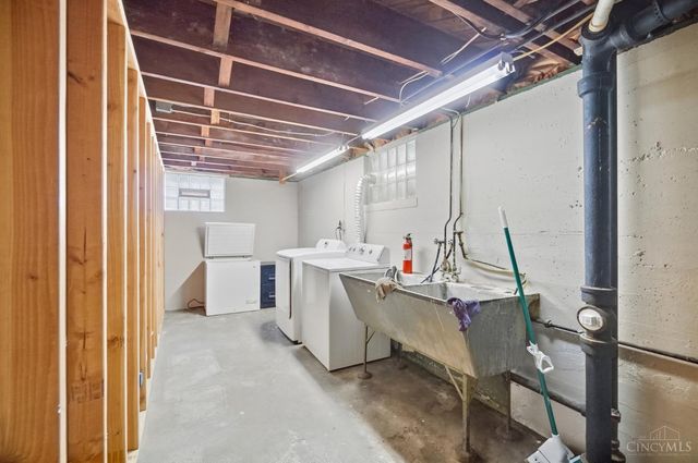 33 Hillsdale Street, Cincinnati, OH 45216