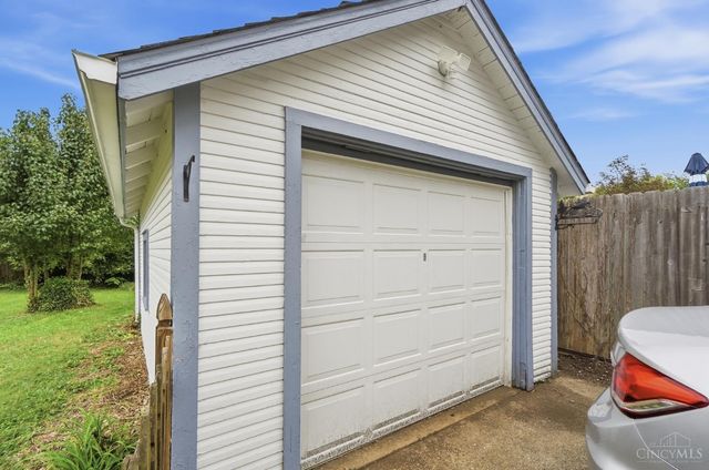 33 Hillsdale Street, Cincinnati, OH 45216