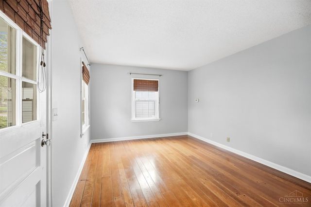 33 Hillsdale Street, Cincinnati, OH 45216