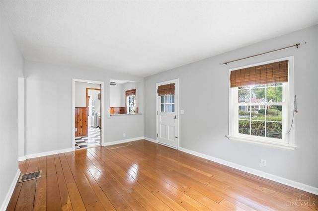33 Hillsdale Street, Cincinnati, OH 45216