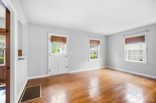 33 Hillsdale Street, Cincinnati, OH 45216