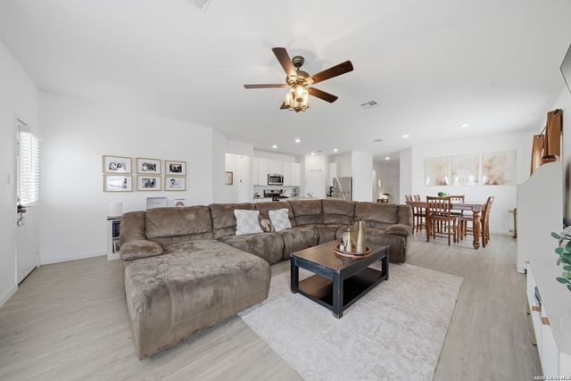 6902 PAIL PL, San Antonio, TX 78252