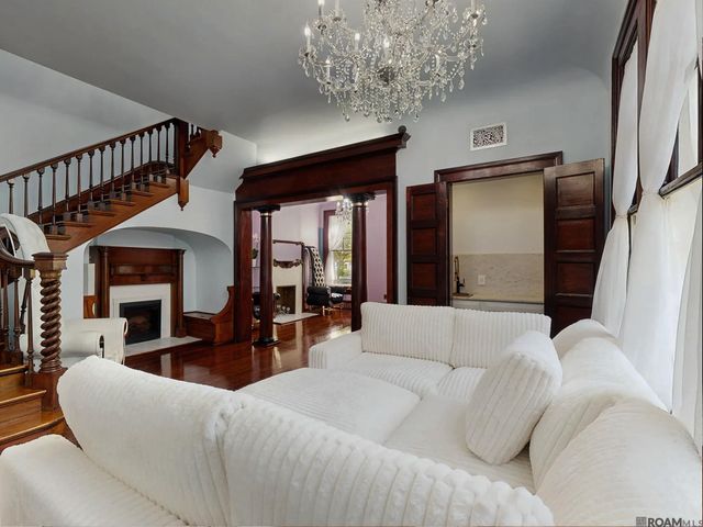 2323 Saint Charles Ave, New Orleans, LA 70130