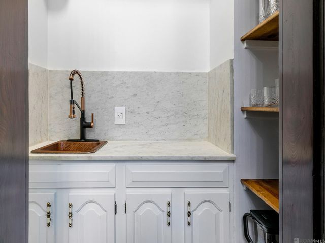 2323 Saint Charles Ave, New Orleans, LA 70130