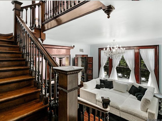 2323 Saint Charles Ave, New Orleans, LA 70130