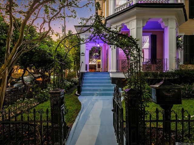 2323 Saint Charles Ave, New Orleans, LA 70130