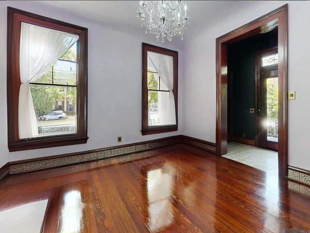 2323 Saint Charles Ave, New Orleans, LA 70130