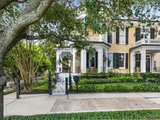 2323 Saint Charles Ave, New Orleans, LA 70130