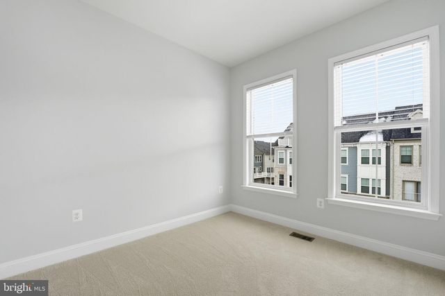 17354 REDSHANK RD, Dumfries, VA 22026