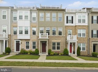 17354 REDSHANK RD, Dumfries, VA 22026