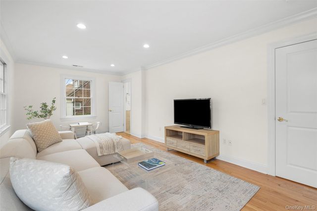 1127 Jensen Avenue, Mamaroneck, NY 10543
