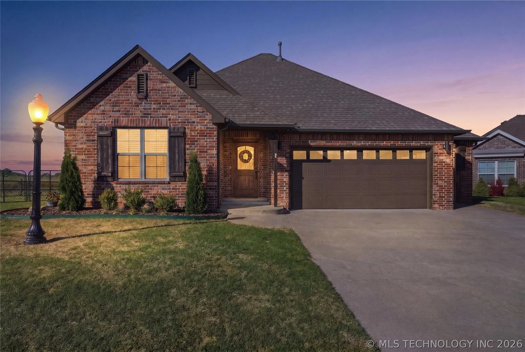 10514 E 141st Court North N, Collinsville, OK 74021