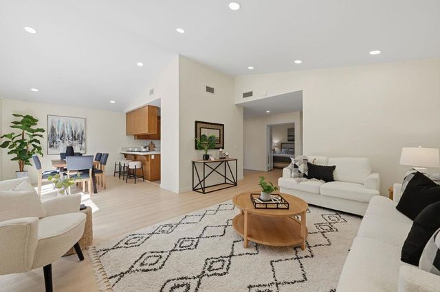 10896 Pointed Oak Lane, San Diego, CA 92131