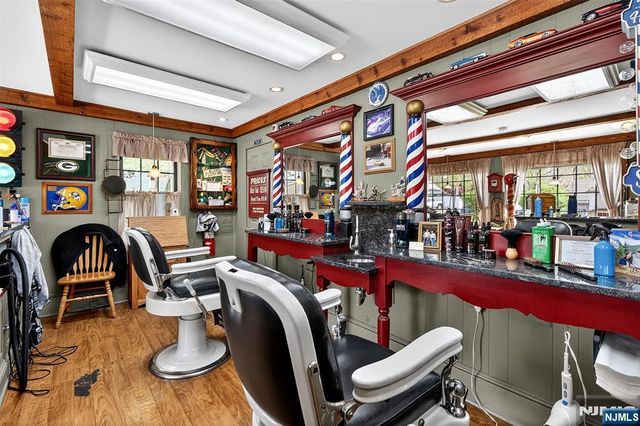 90 Hamburg, Bloomingdale, NJ 07403
