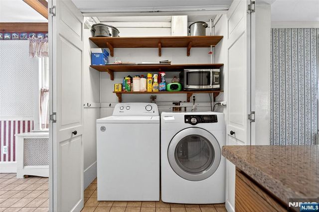 90 Hamburg, Bloomingdale, NJ 07403