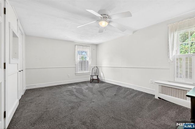 90 Hamburg, Bloomingdale, NJ 07403
