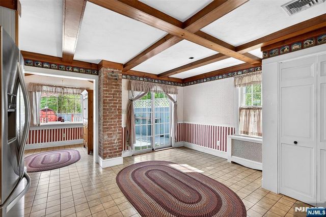 90 Hamburg, Bloomingdale, NJ 07403