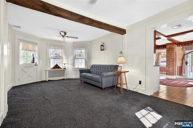 90 Hamburg, Bloomingdale, NJ 07403