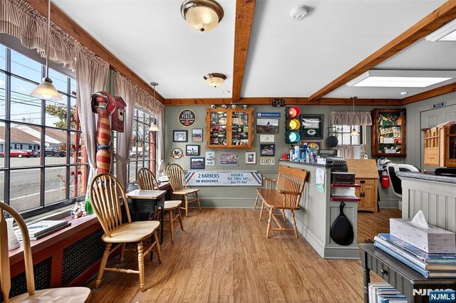 90 Hamburg, Bloomingdale, NJ 07403