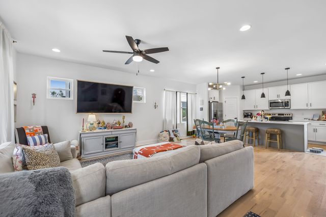 197 Paragon Mills Rd, Nashville, TN 37211
