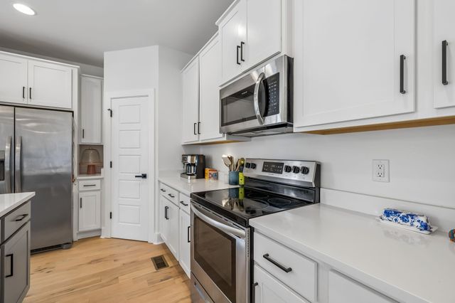 197 Paragon Mills Rd, Nashville, TN 37211