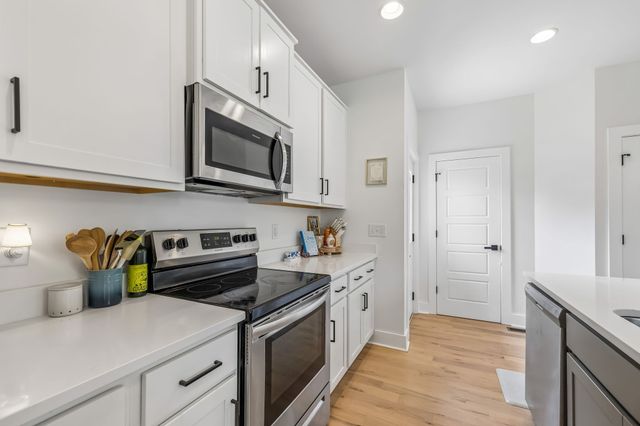197 Paragon Mills Rd, Nashville, TN 37211