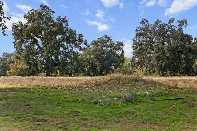 23001 Ash Creek Road, Anderson, CA 96007