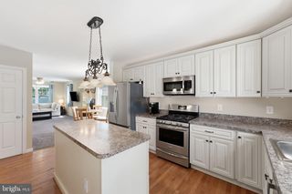327 WALNUT AVE, Oaklyn, NJ 08107