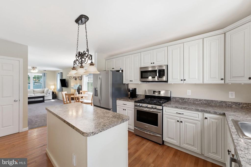 327 WALNUT AVE, OAKLYN, NJ 08107 — exterior