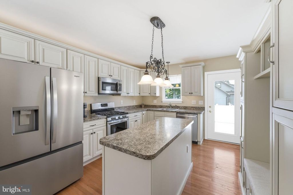 327 WALNUT AVE, OAKLYN, NJ 08107 — photo 2