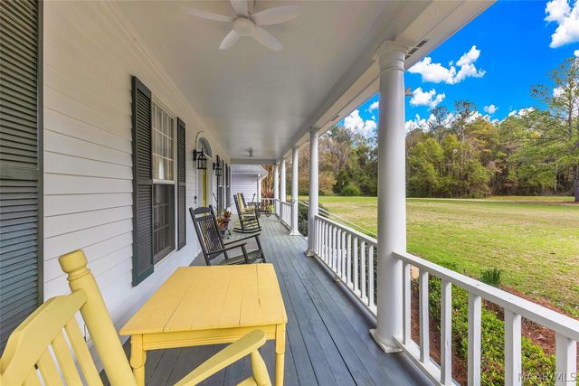 127 Deepwoods Circle, Valley Grande, AL 36701