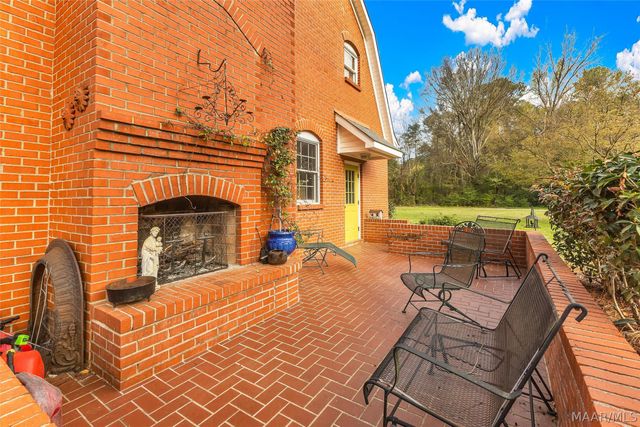 127 Deepwoods Circle, Valley Grande, AL 36701