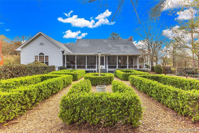 127 Deepwoods Circle, Valley Grande, AL 36701